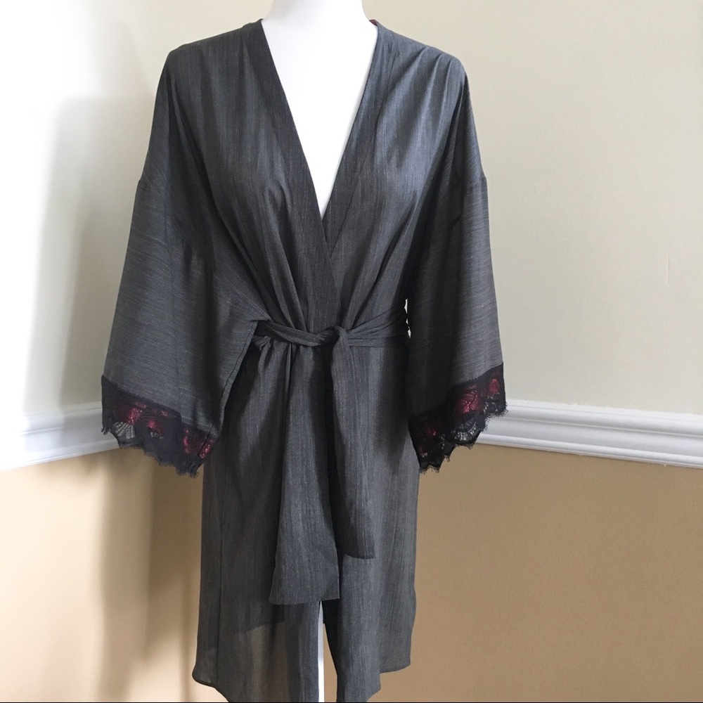 La Perla Charcoal Gray Kimono Robe with Black Lace and Burgundy Accents